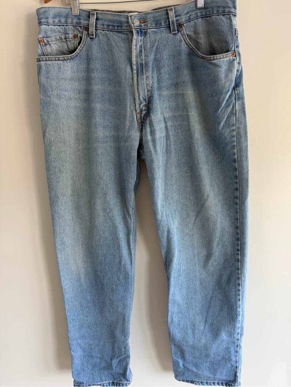 Levi’s 550 Relaxed Fit Mens 40x34 Light Wash Blue Denim Jeans Red Tab